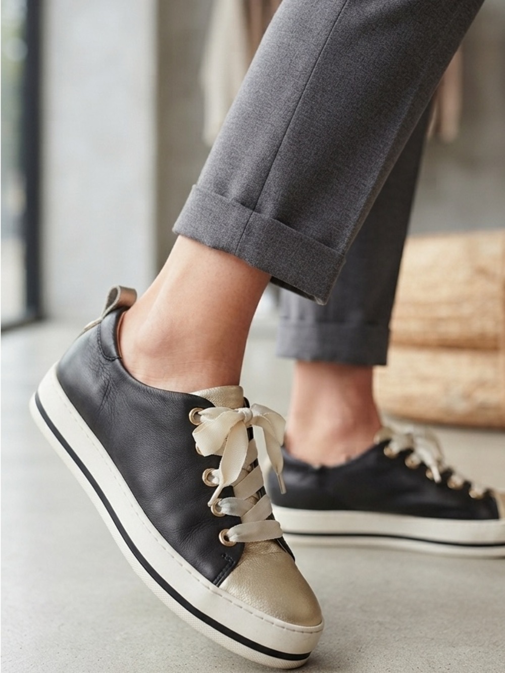 Ron White Nell Ultralight Luxe Sneakers Black/Gold - Size 36.5 (US 6)